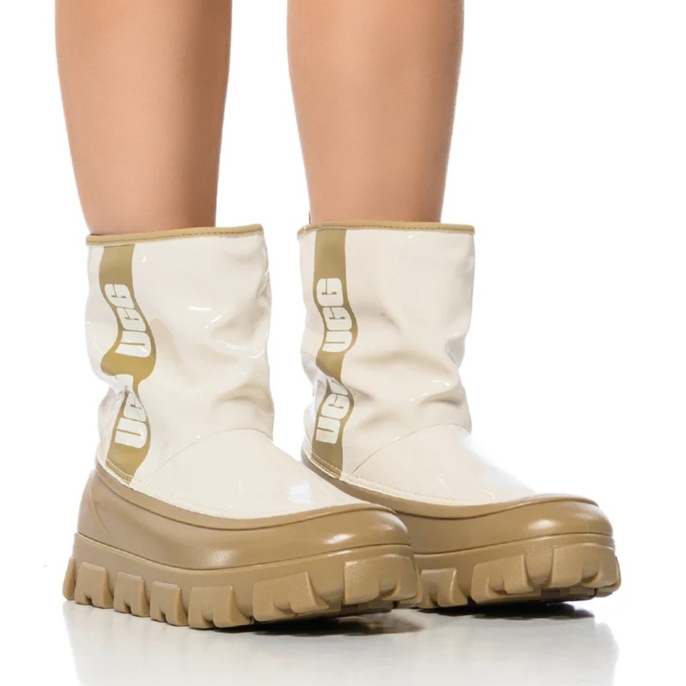 Girl’s UGG Classic Brellah Mini Rain/Snow Boots – Beige/White